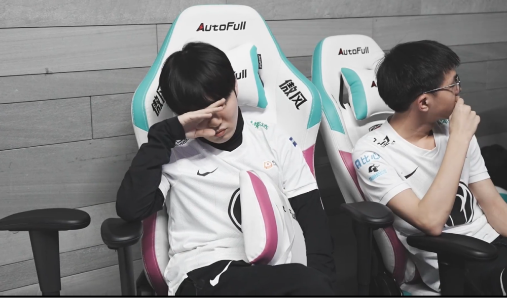 游戏运营商-包含Rookie在G2比赛中失利转会期洛杉矶湖人内部沟通，这一次真的清晨深圳男篮调整名单的词条